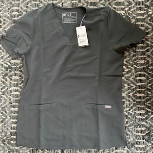 Bonsai casma three pocket scrub top figs